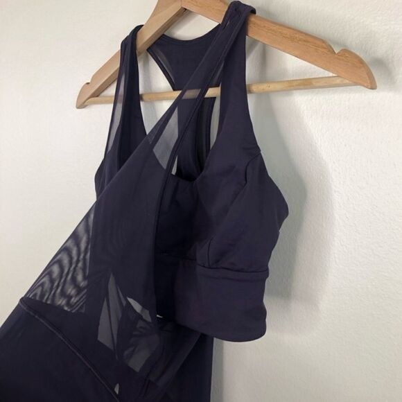 Lululemon Twist Around Tank Top Built in Bra Boysenberry Breathable Size 4 - Picture 6 of 10